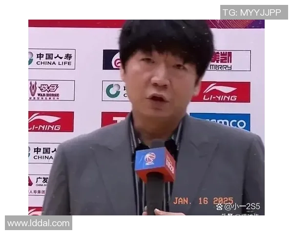 邱彪选错战术核心,用人随机 高诗岩只能当蓝领 山东男篮外援需调整 邱彪选错战术核心,用人随机 高诗岩只能当蓝领 山东男篮外援需调整