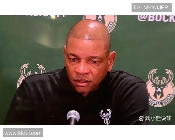 雄鹿球迷创意修改队标 呼吁里弗斯下课引关注 雄鹿球迷创意修改队标 呼吁里弗斯下课引关注