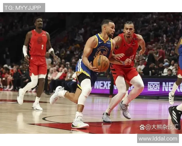 勇士全场39次助攻刷新赛季新高,14人出战13人有助攻 勇士全场39次助攻刷新赛季新高,14人出战13人有助攻