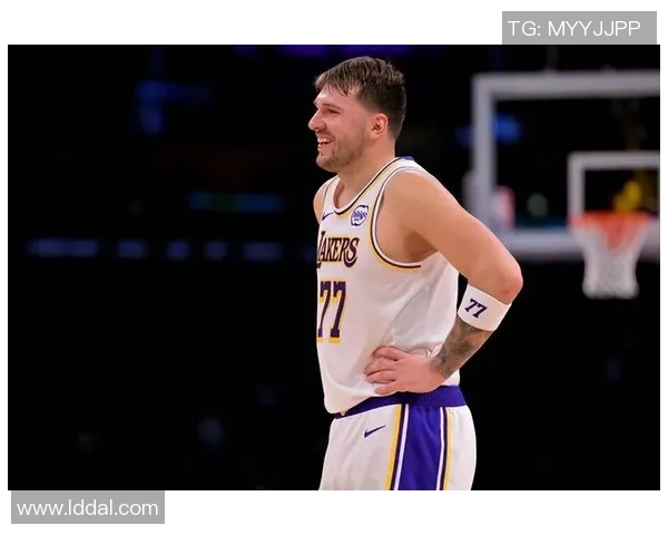 冲突！湖人3630黄蜂，东契奇创造梦幻开局，詹姆斯手感冰凉频频打铁