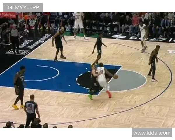 萨迪克·贝肘翻乌布雷被吹进攻犯规 两节不到4犯&被换下场